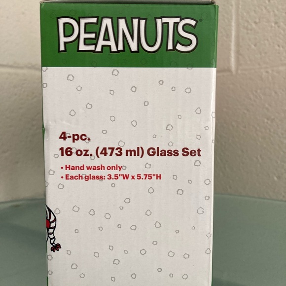 Peanuts 4-pc Glass Set - Picture 5 of 10